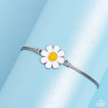 Load image into Gallery viewer, DAISY Little Thing - Silver Bracelet - The Jazzy T Collections
